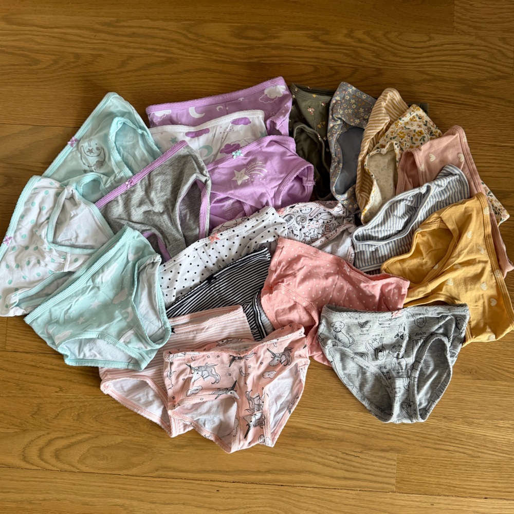 Carters girls underwear size 4/5 Set of 21 *brand new*